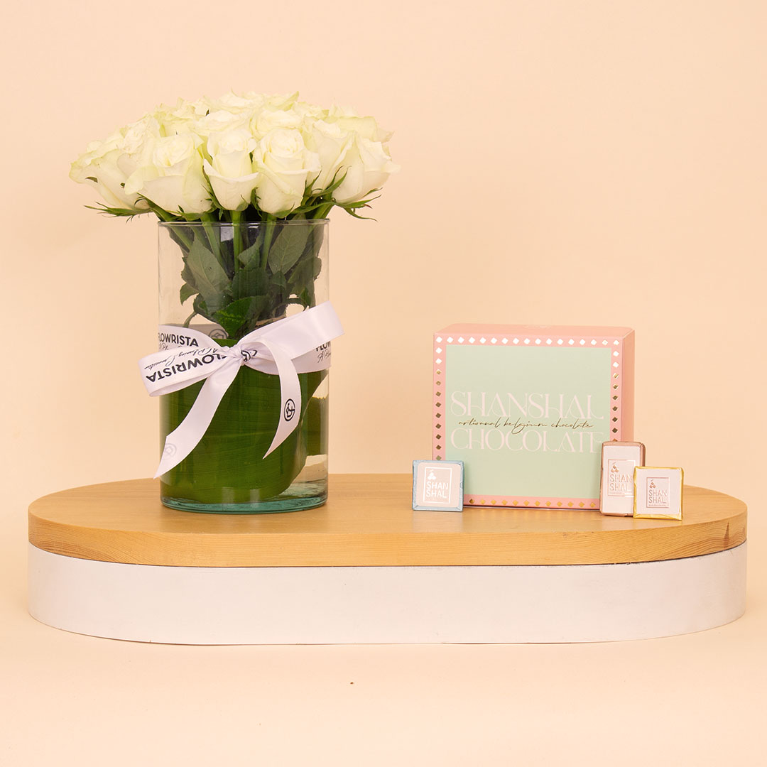Flowrista Online Flowers Shop White Roses Vase And Shanshal Chocolate